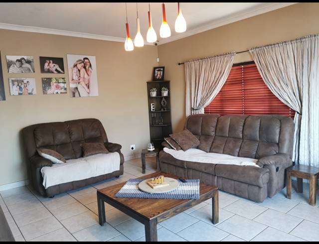 4 BEDROOM HOUSE SOLD IN MOUNTAIN VIEW